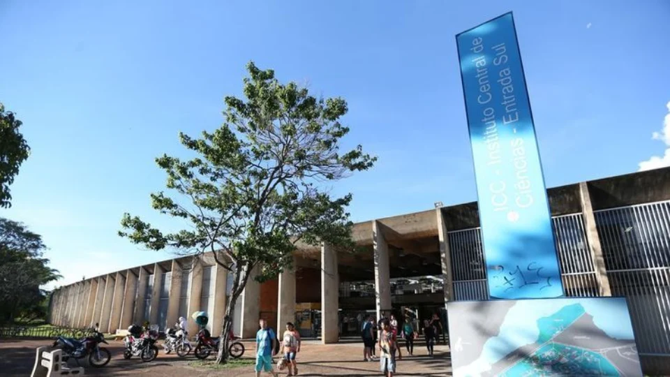 Estudante de 19 anos é estuprada após sair de restaurante universitário