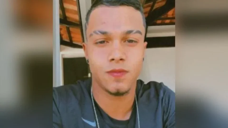 Pintor mata ex com duas facas e diz que ela o ‘provocava’