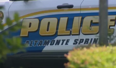 Jovem é julgada por matar irmã de três anos sufocada