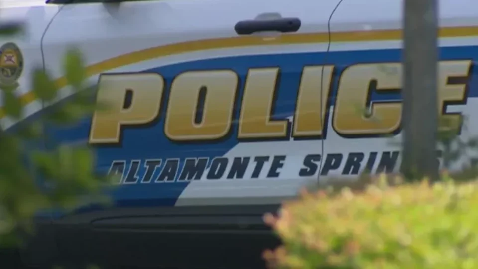 Jovem é julgada por matar irmã de três anos sufocada