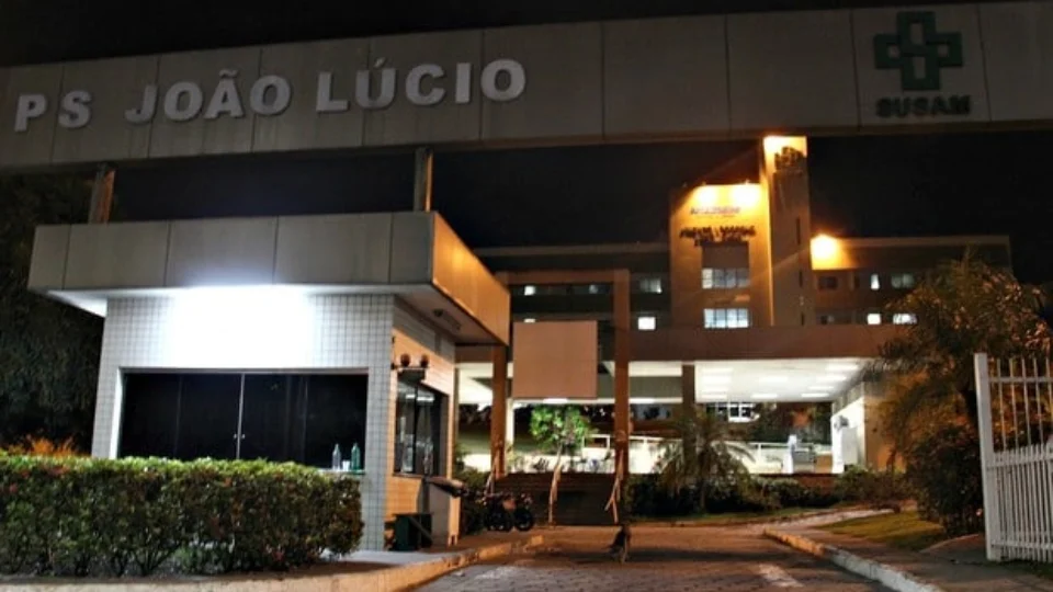 Criança e homem atropelados na zona Norte de Manaus estão internados em estado grave