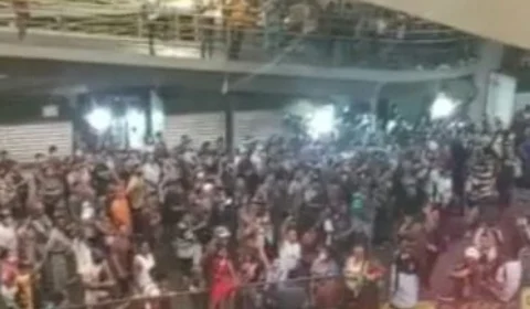 VEJA VÍDEO: Passageiros se revoltam com atraso de ônibus no T4 e depredam coletivo