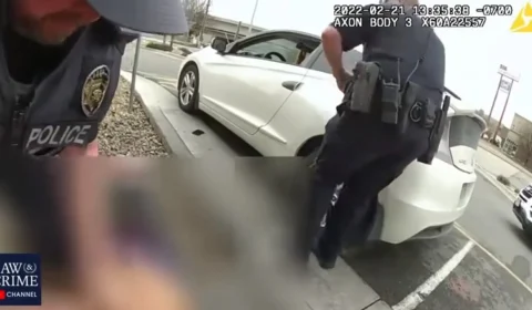 Menino de 4 anos atira em policiais para livrar pai de prisão