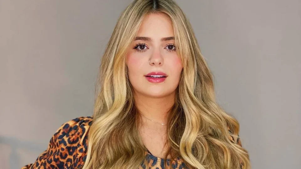 Viih Tube vira notícia internacional após segurar gases