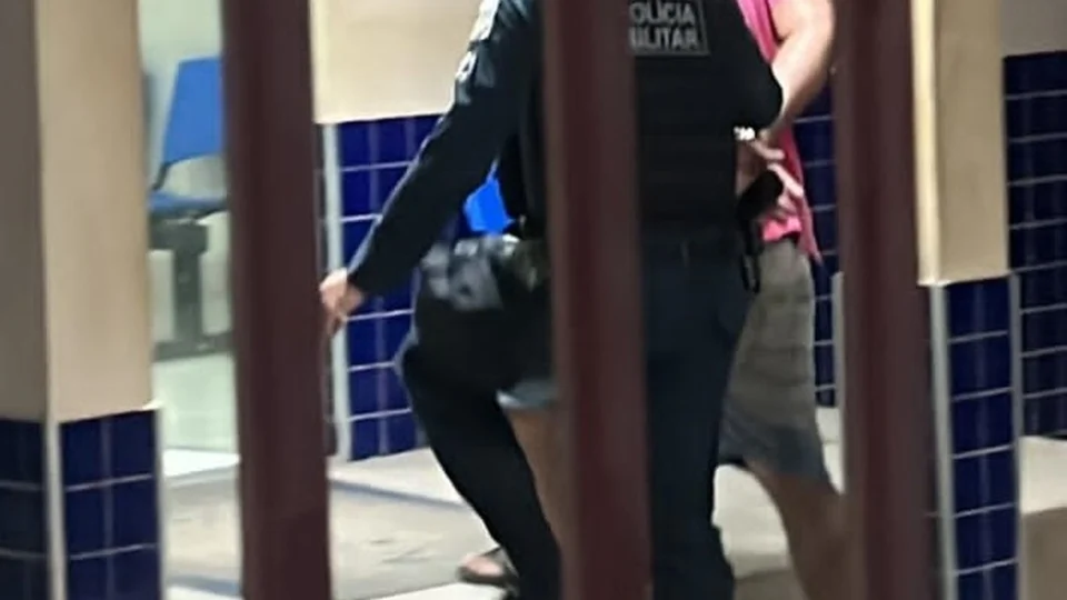 Homem é preso após derrubar mulher de moto e estuprá-la