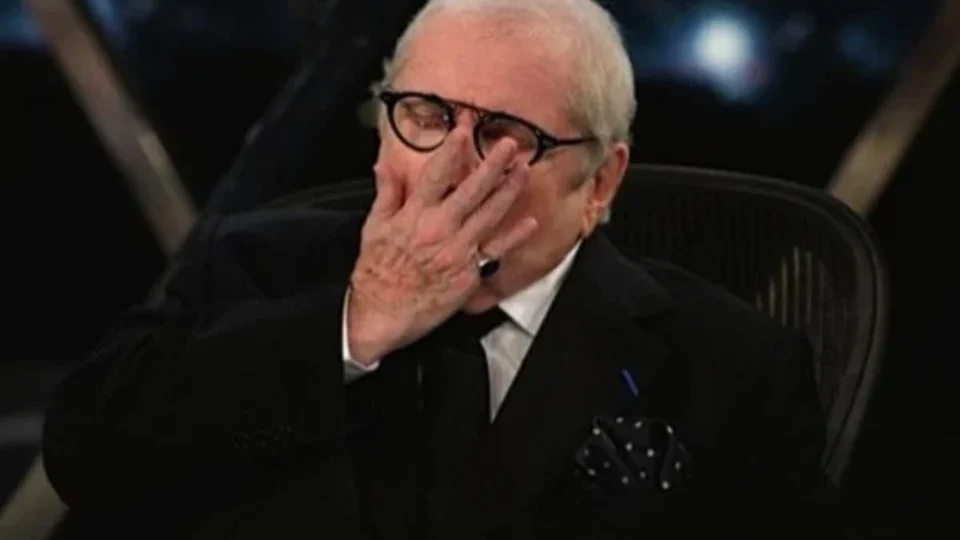 Corpo do apresentador Jô Soares é cremado em São Paulo