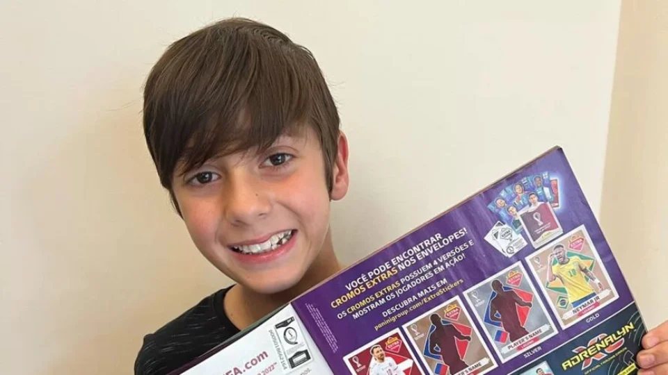 Garoto encontra figurinha rara de Neymar avaliada em R$ 9 mil