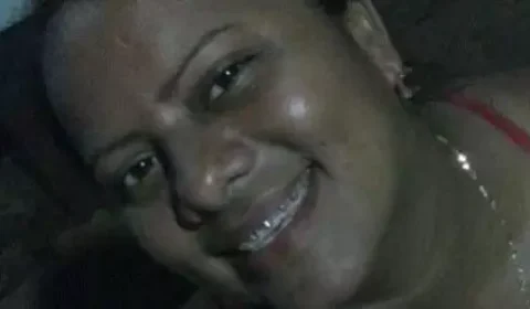 Mulher é encontrada morta com um cadeado trancado na boca