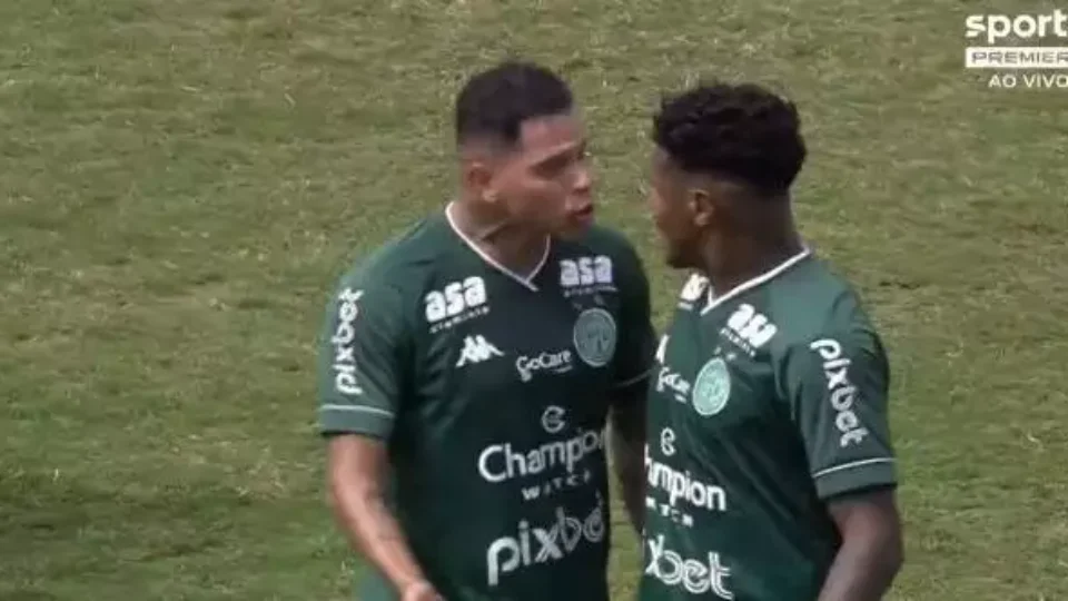Jogadores ex-Paysandu discutem no gramado: ‘geração mimada’