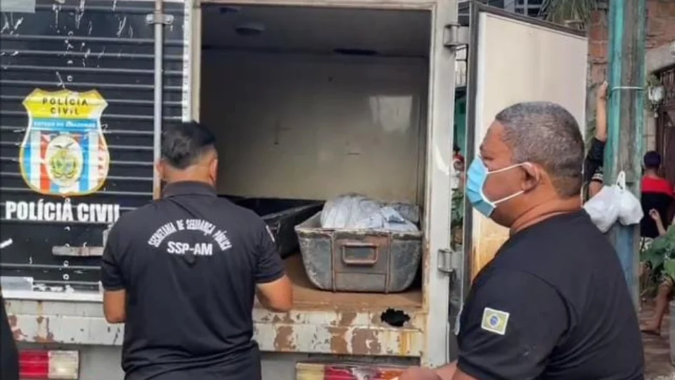 Corpo de homem é encontrado embaixo de residência na zona Oeste