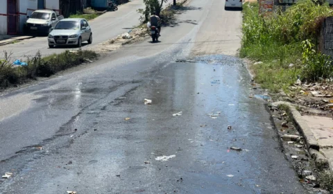 Cano estourado causa transtorno a moradores do bairro Jorge Teixeira