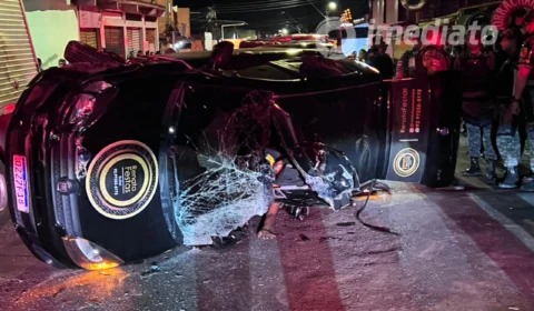 Perseguição à assaltantes termina com capotamento no Alfredo Nascimento