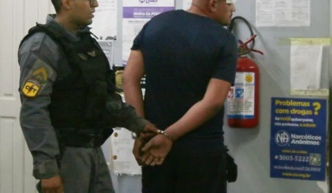 Indivíduo resiste a prisão e deixa policial militar lesionado em Manaus