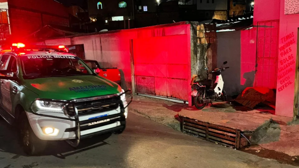 Tiroteio deixa homem morto e outros baleados no Petrópolis