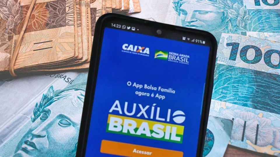 Caixa Econômica anuncia suspensão do consignado do Auxílio Brasil