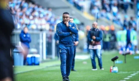 VÍDEO: Jornalista faz comentários racistas após entrevista de Roger Machado