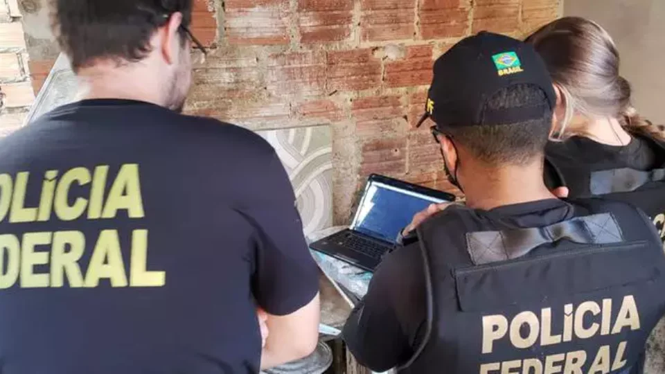 Homem é preso com mais de 5 mil arquivos de pornografia infantil