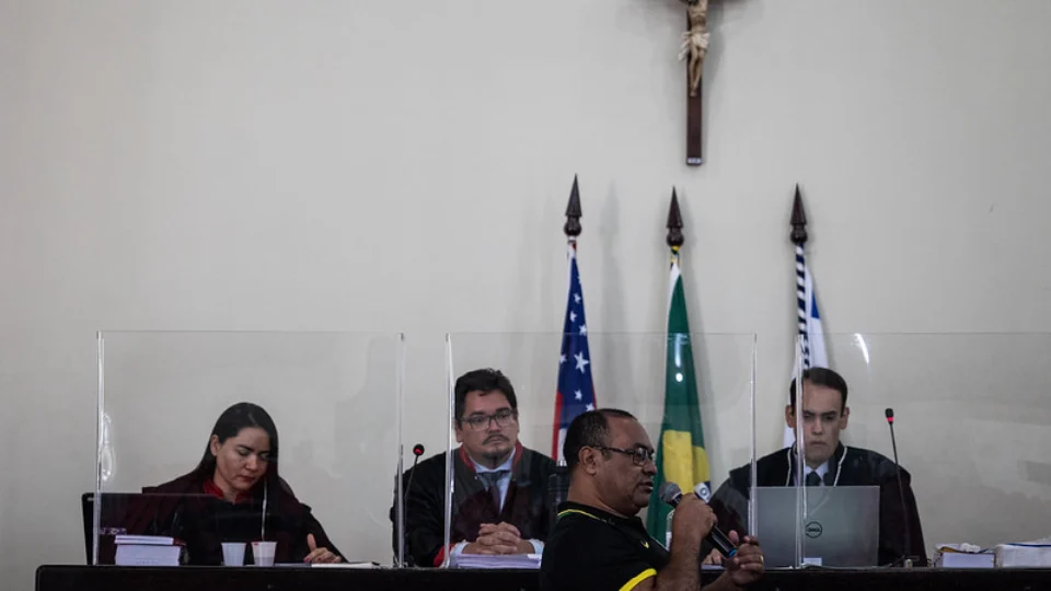 Segundo dia de julgamento dos réus da Chacina do Compaj é marcado por debate