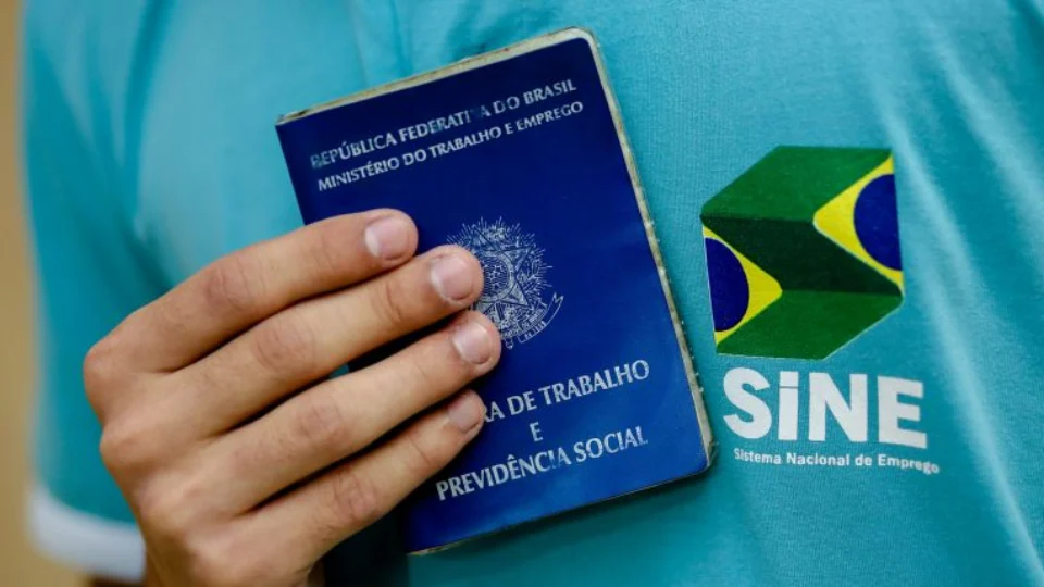 Confira as vagas de emprego disponíveis para esta sexta-feira