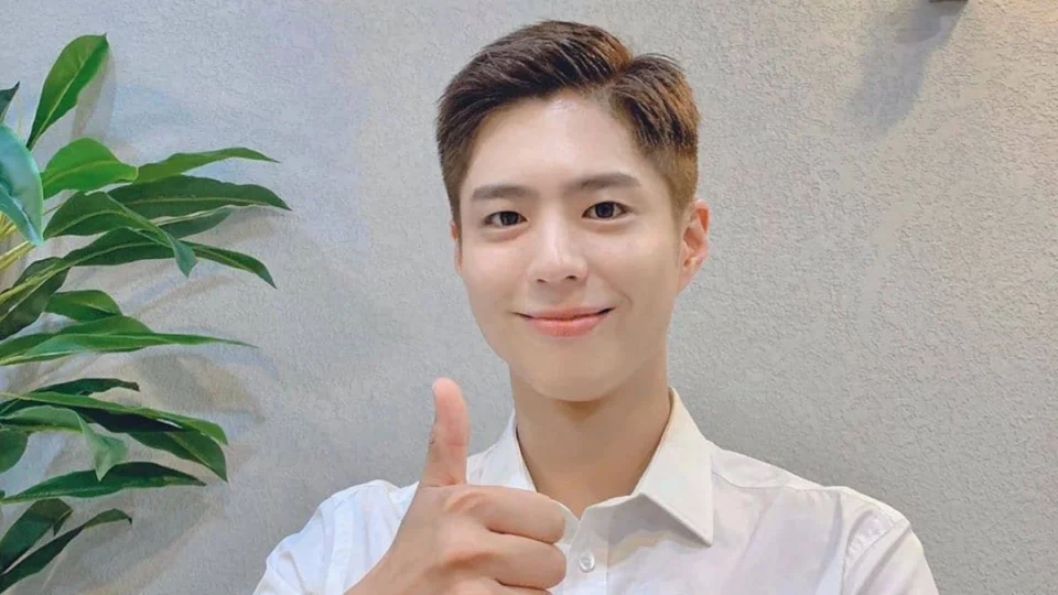 ‘Minha vida está um caos’, diz idosa após cair em golpe de perfil falso de ator