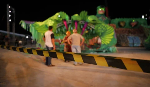 Vítimas da queda de alegoria em Manacapuru seguem internadas