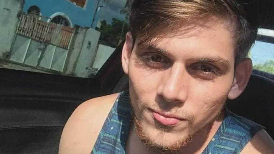 Cantor desaparecido durante viagem no Amazonas teria sido morto; Dois são presos