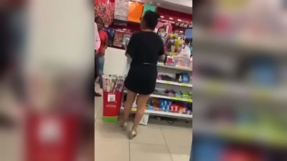 ‘Neguinha escrava’, grita mulher para funcionária de loja