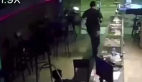 Vídeo: Jovem, membro de facção, é executado com vários tiros em tabacaria em Manaus