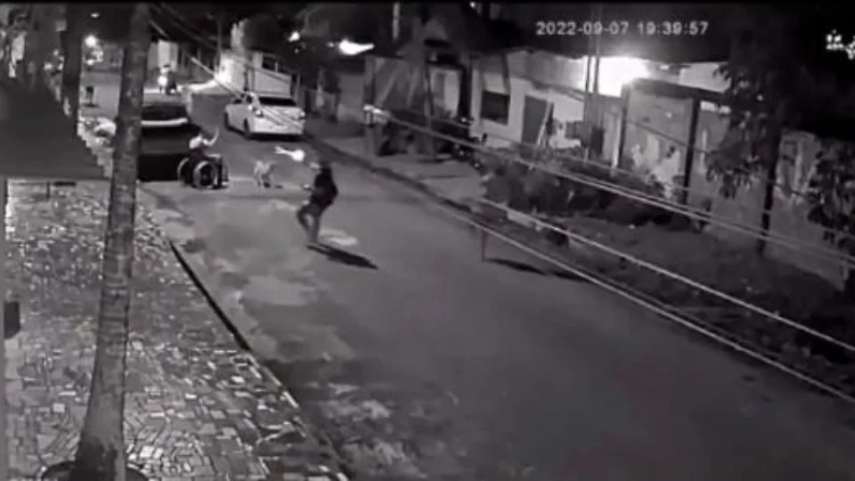 Imagens de homens executando cadeirante com 16 tiros em Manaus é divulgada