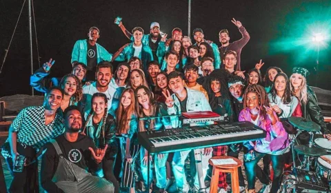 Digitais influencers cristãos realizam apresentação na igreja da Restauração