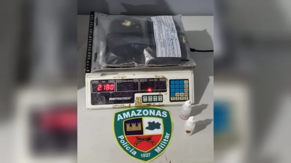 Agentes da Base Anzol apreendem mais de 2 quilos de drogas no porto de Tabatinga
