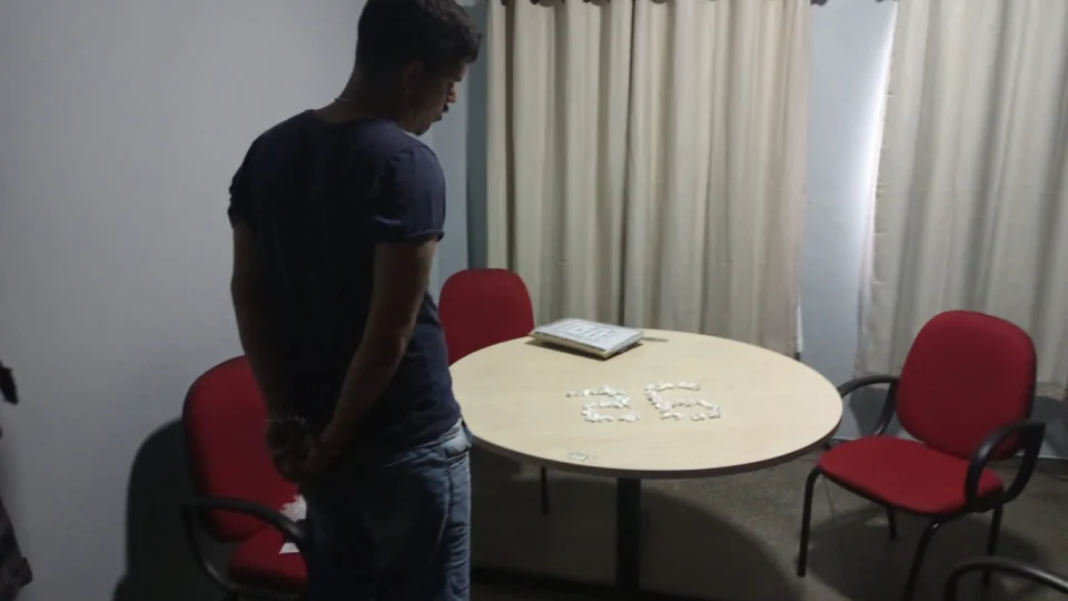 Homem é preso com drogas na cueca no bairro Monte das Oliveiras