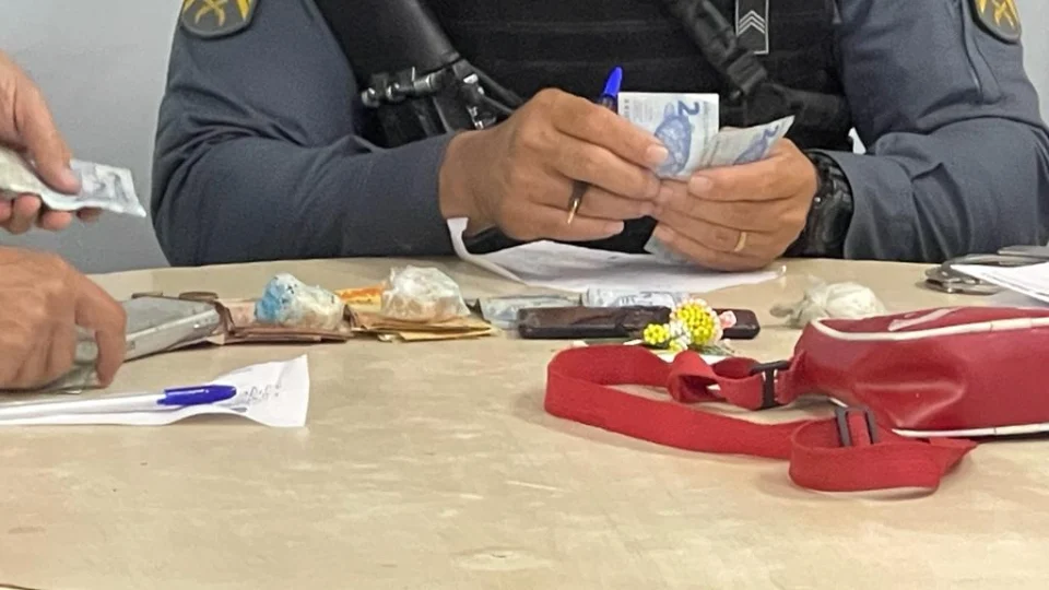 Indivíduo é preso por tráfico de drogas no Novo Aleixo