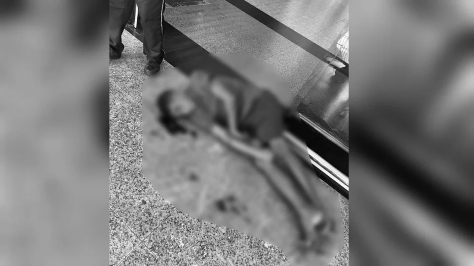 Indivíduo é alvejado na porta de supermercado ao tentar fugir de suspeitos