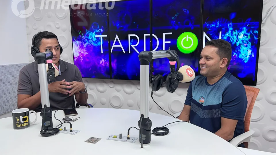 Candidato a deputado estadual Rodinei Ramos visita estúdios da rádio ZLZN