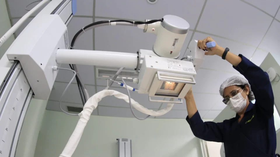 Fila de atendimentos de radioterapia zera com entrega de novos equipamentos