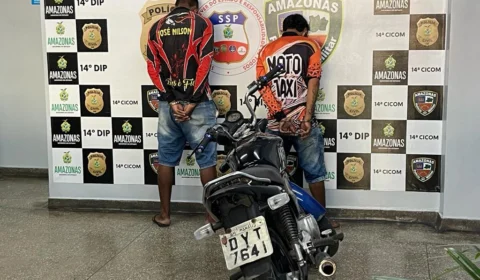 Dupla é presa com moto roubada na zona Leste
