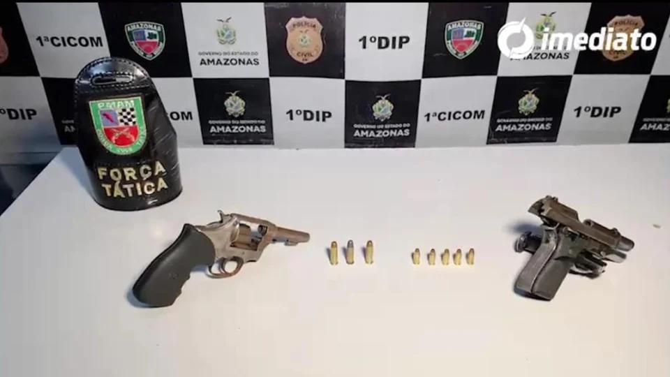Homem é preso com duas armas no Centro de Manaus