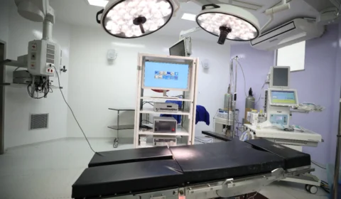 FCecon realiza primeira cirurgia torácica com equipamento inédito de vídeo