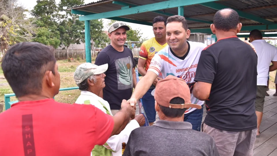 Candidato Rodinei Ramos ouve produtores rurais de comunidades do interior do Amazonas