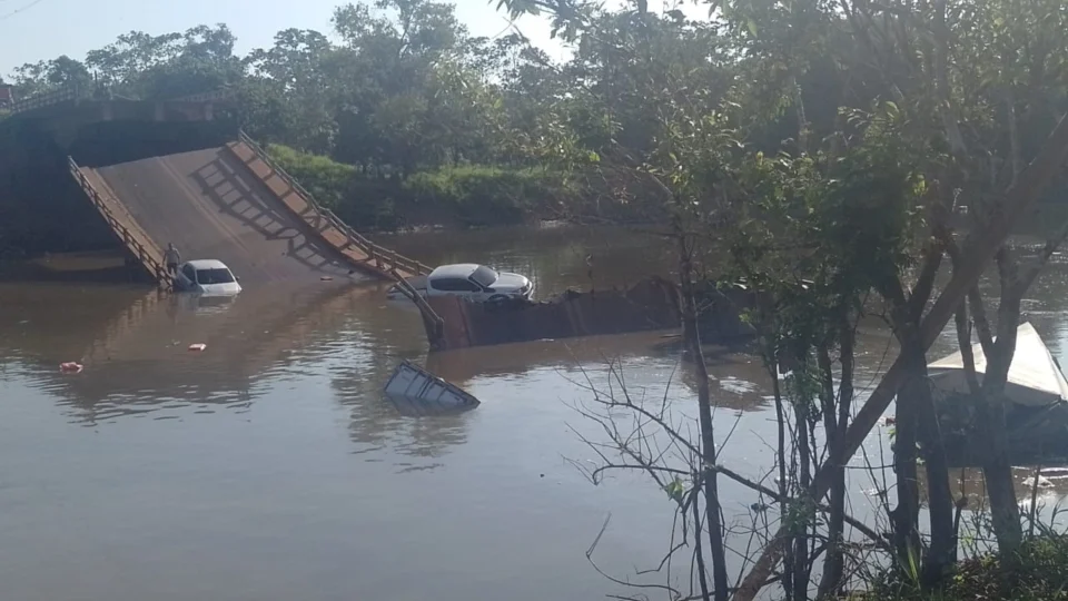 Governo divulga nota sobre o desabamento da Ponte no Careiro do Castanho