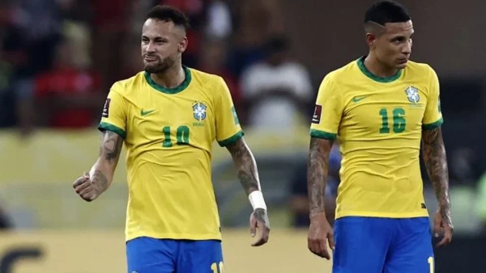 Neymar manda mensagem a Arana após lesão que tirou o lateral da Copa
