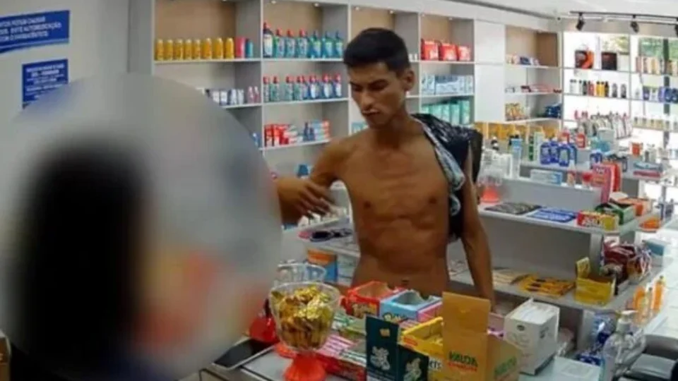Vídeo: Homem assalta farmácia em Manaus e ainda agradece: “Obrigado”