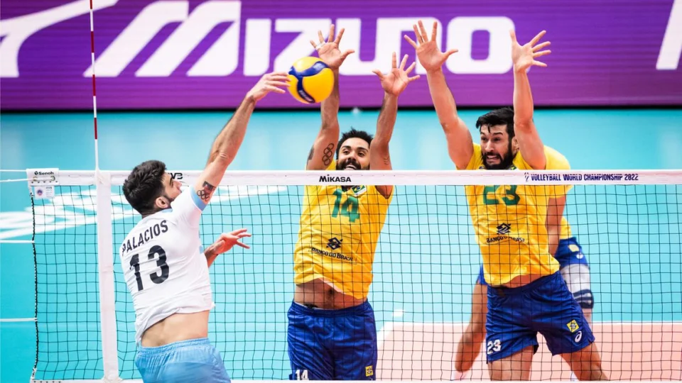 Brasil despacha Argentina e se classifica à semi do Mundial de Vôlei