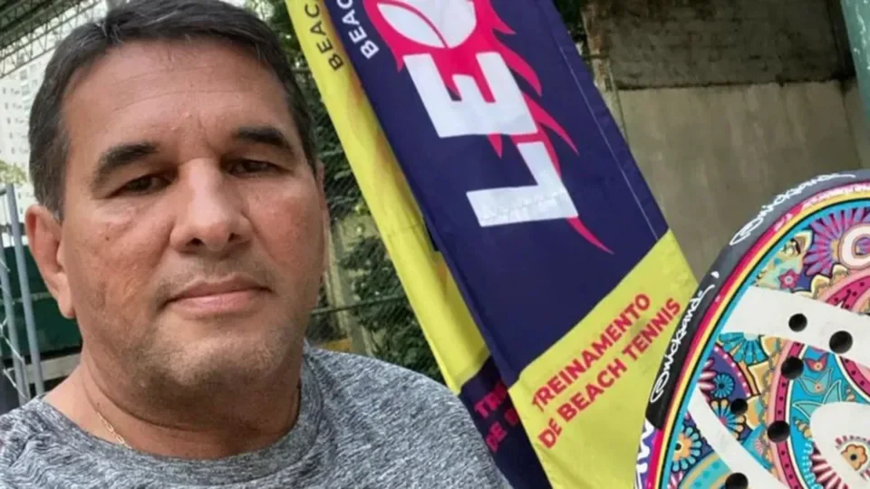 Hipnólogo é encontrado amarrado e morto em pousada