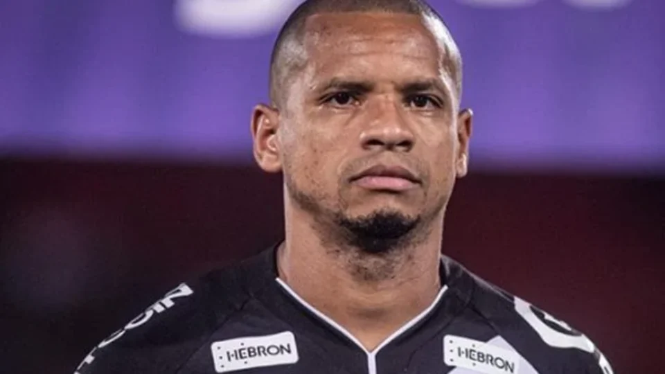 Jogador do Vasco e família são vítimas de ameaça: “Vou te esquartejar”