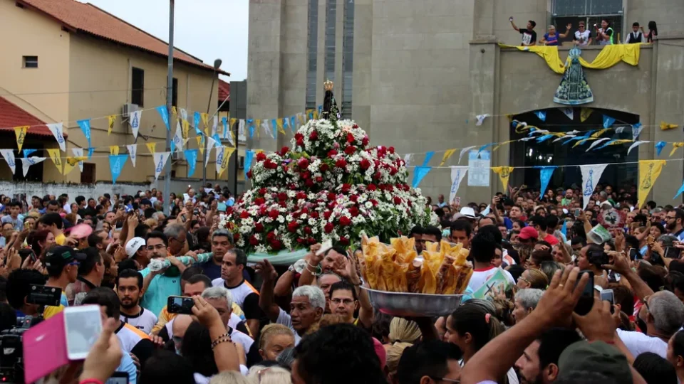 Festa de Nossa Senhora Aparecida 2022 retoma tradicional procissão, após dois anos da pandemia