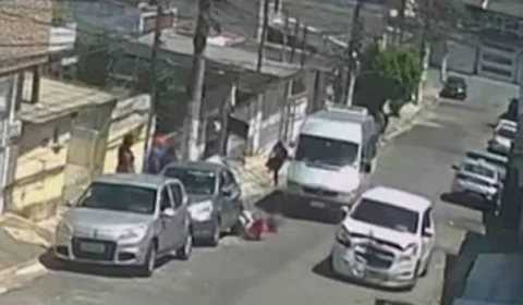 Menina de 11 anos é atropelada ao sair de carro escolar