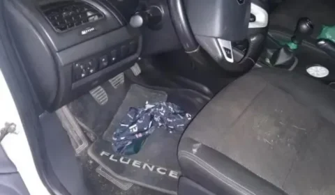 Padrasto é flagrado sem cueca com enteada de 11 anos seminua no carro