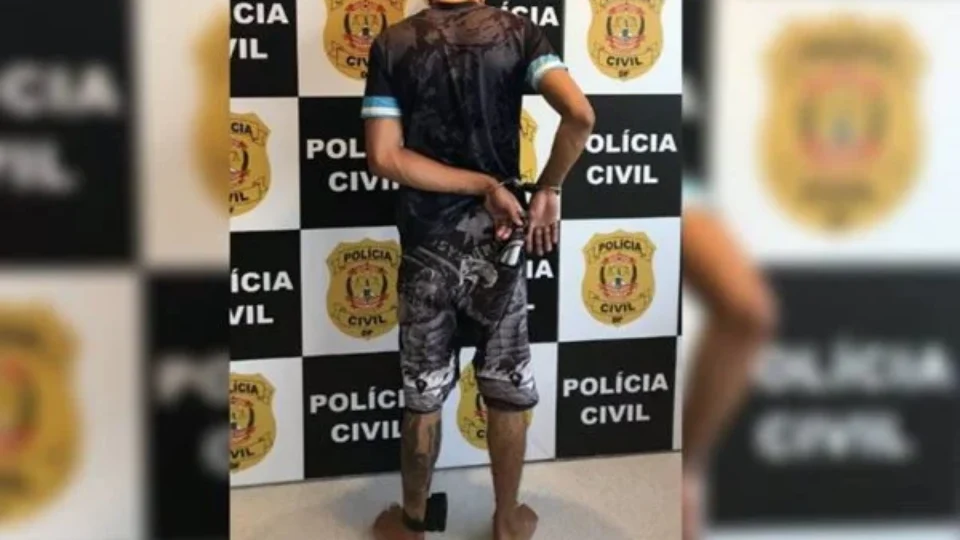 Homem sequestra ex-namorada e esfaqueia pai da jovem